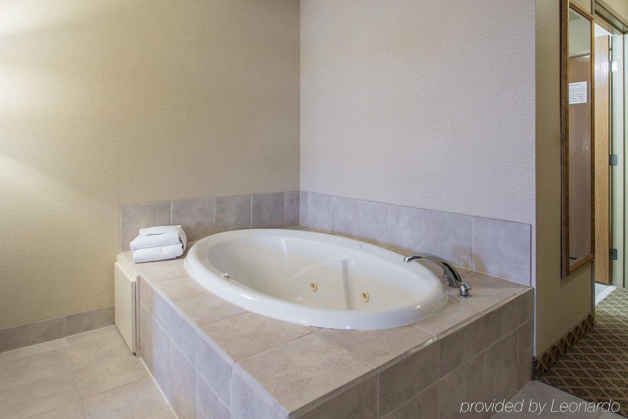 Cobblestone Suites - Ripon Extérieur photo