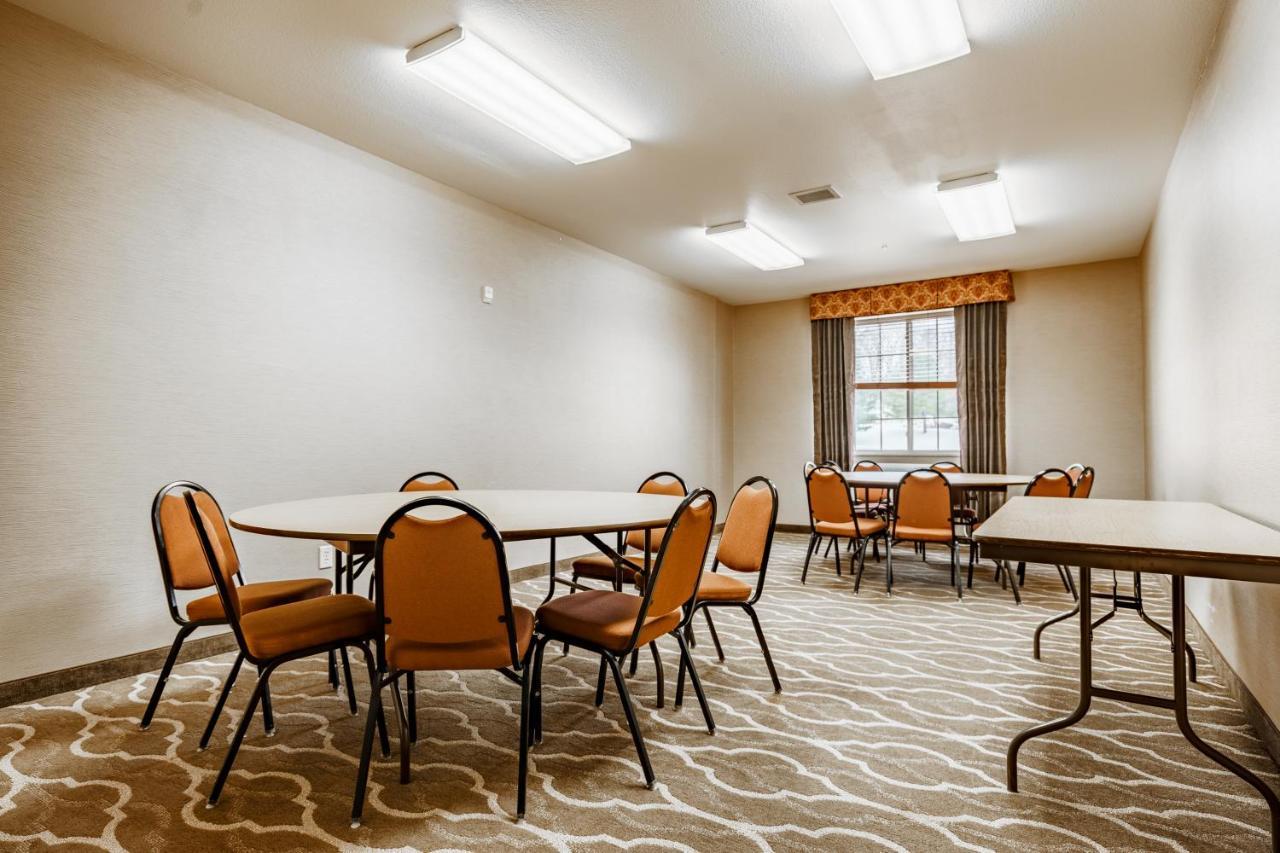 Cobblestone Suites - Ripon Extérieur photo