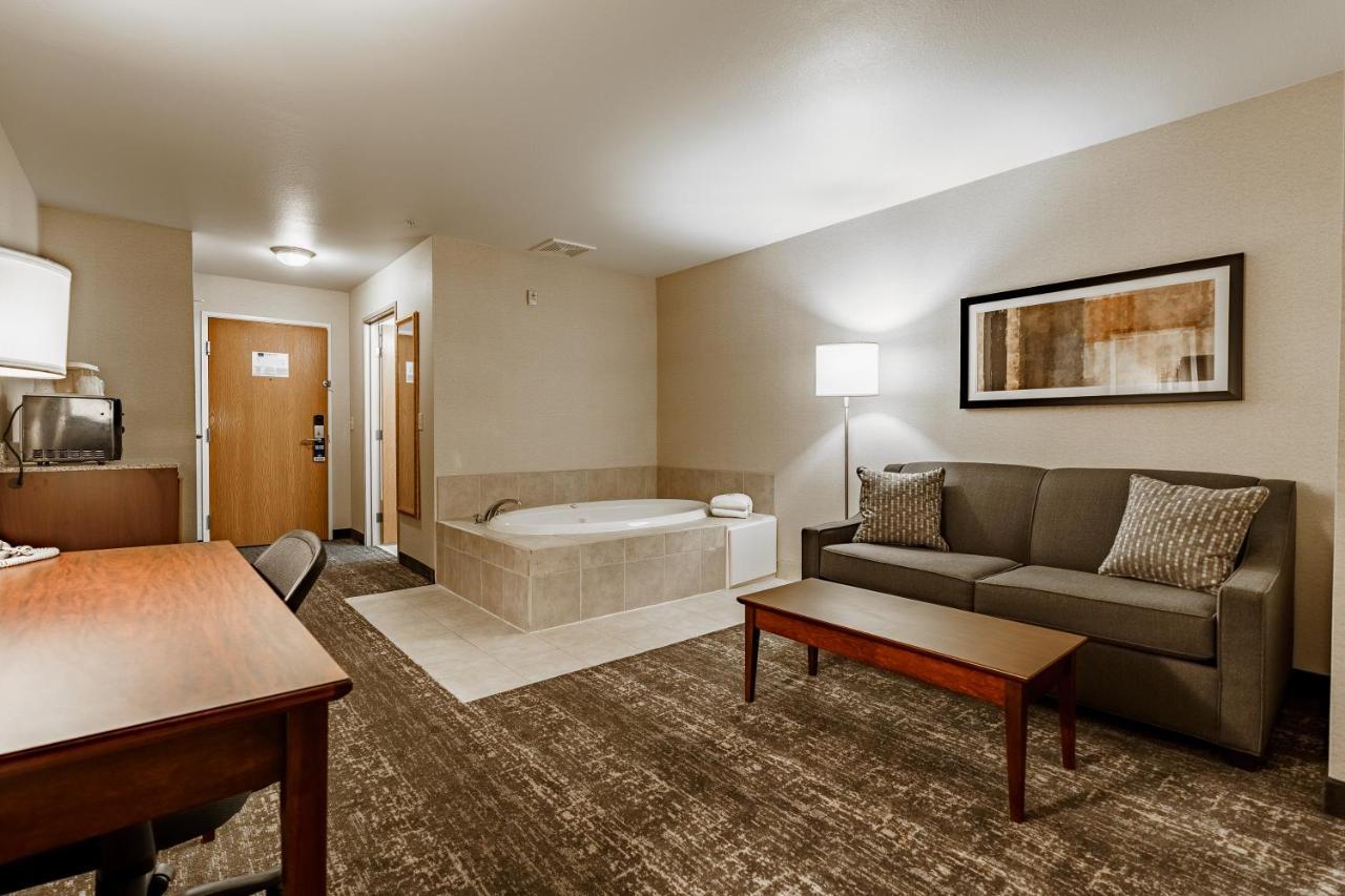 Cobblestone Suites - Ripon Extérieur photo