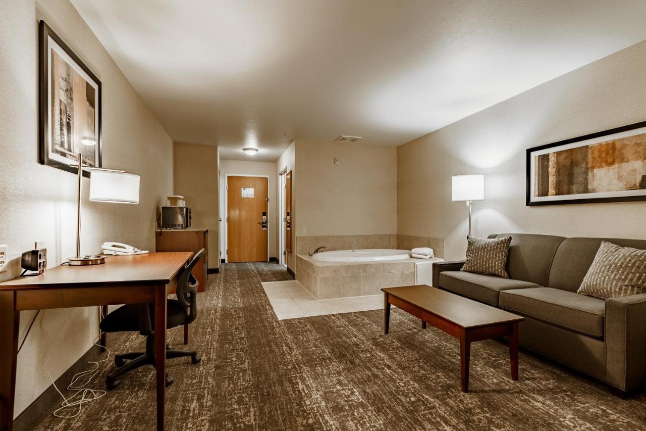 Cobblestone Suites - Ripon Extérieur photo
