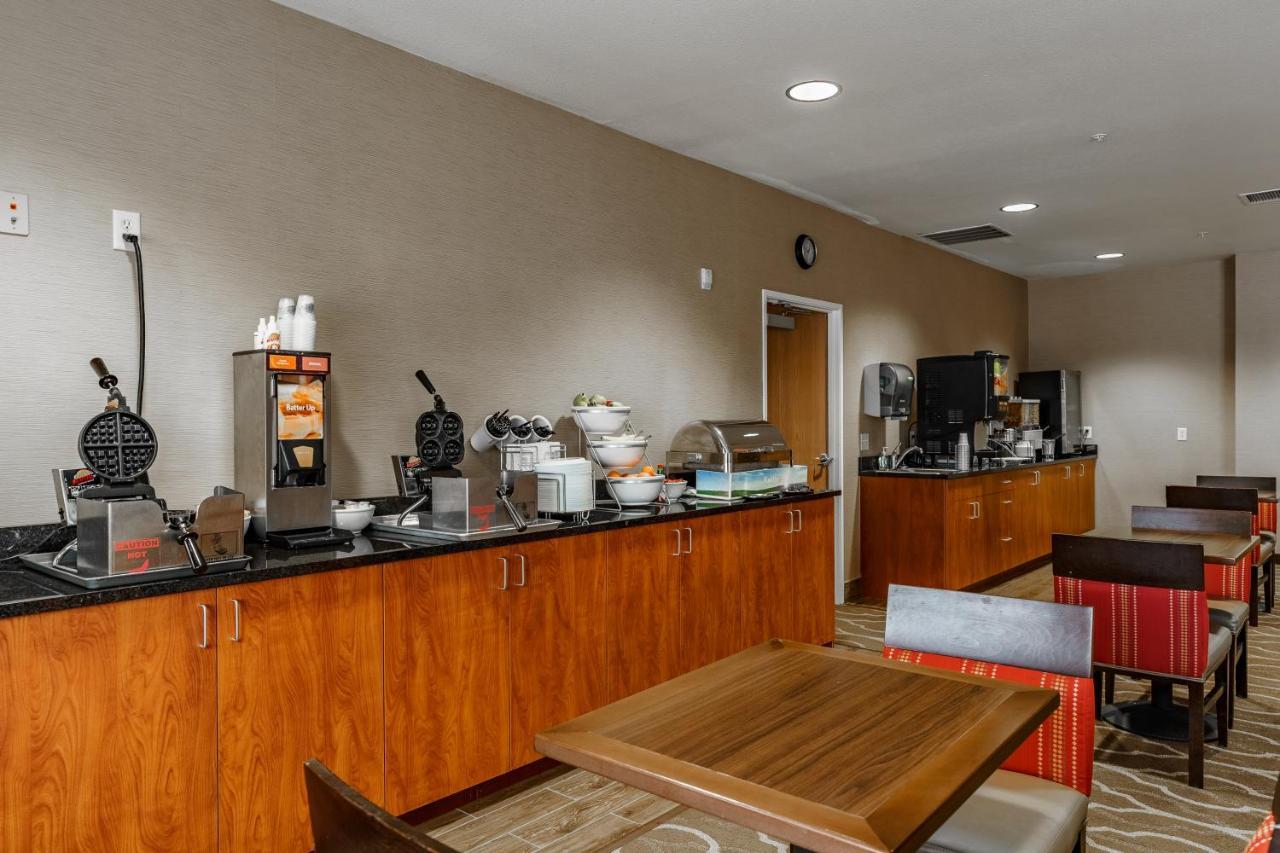 Cobblestone Suites - Ripon Extérieur photo